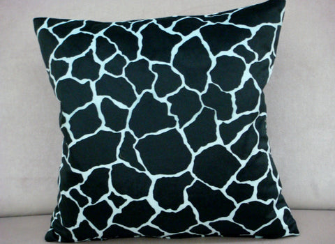 Giraffe Throw Pillow cover