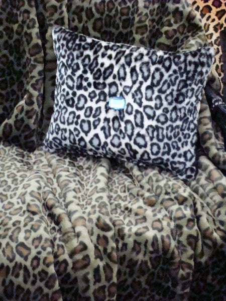 Snow Leopard Throw Pillow Cover