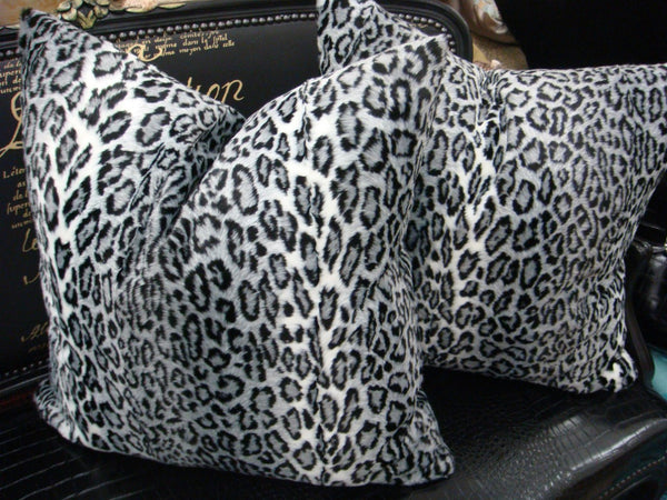 Snow Leopard Throw Pillow Cover