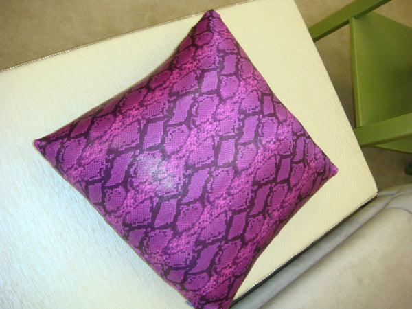 Snakeskin Throw Pillow Cover, Color Pink & Black